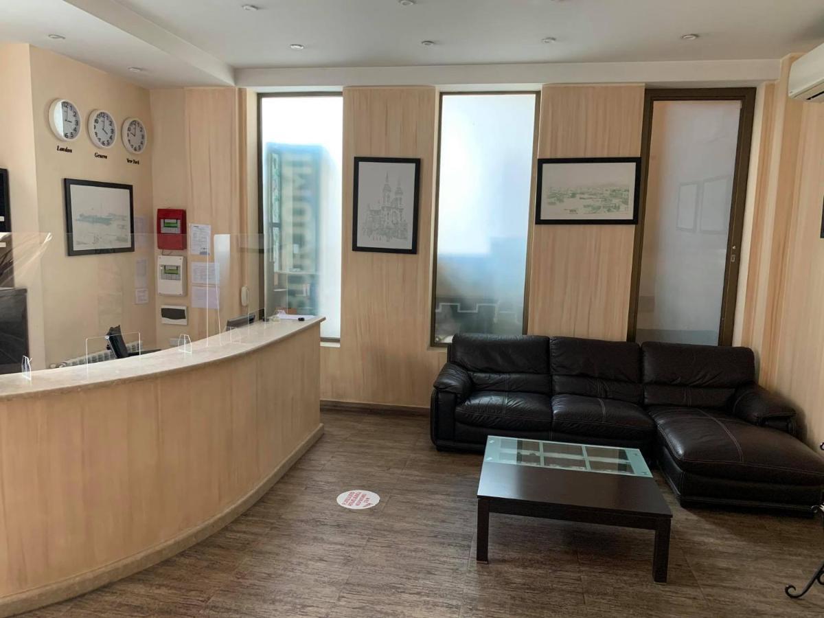 四色广场酒店 巴统 外观 照片